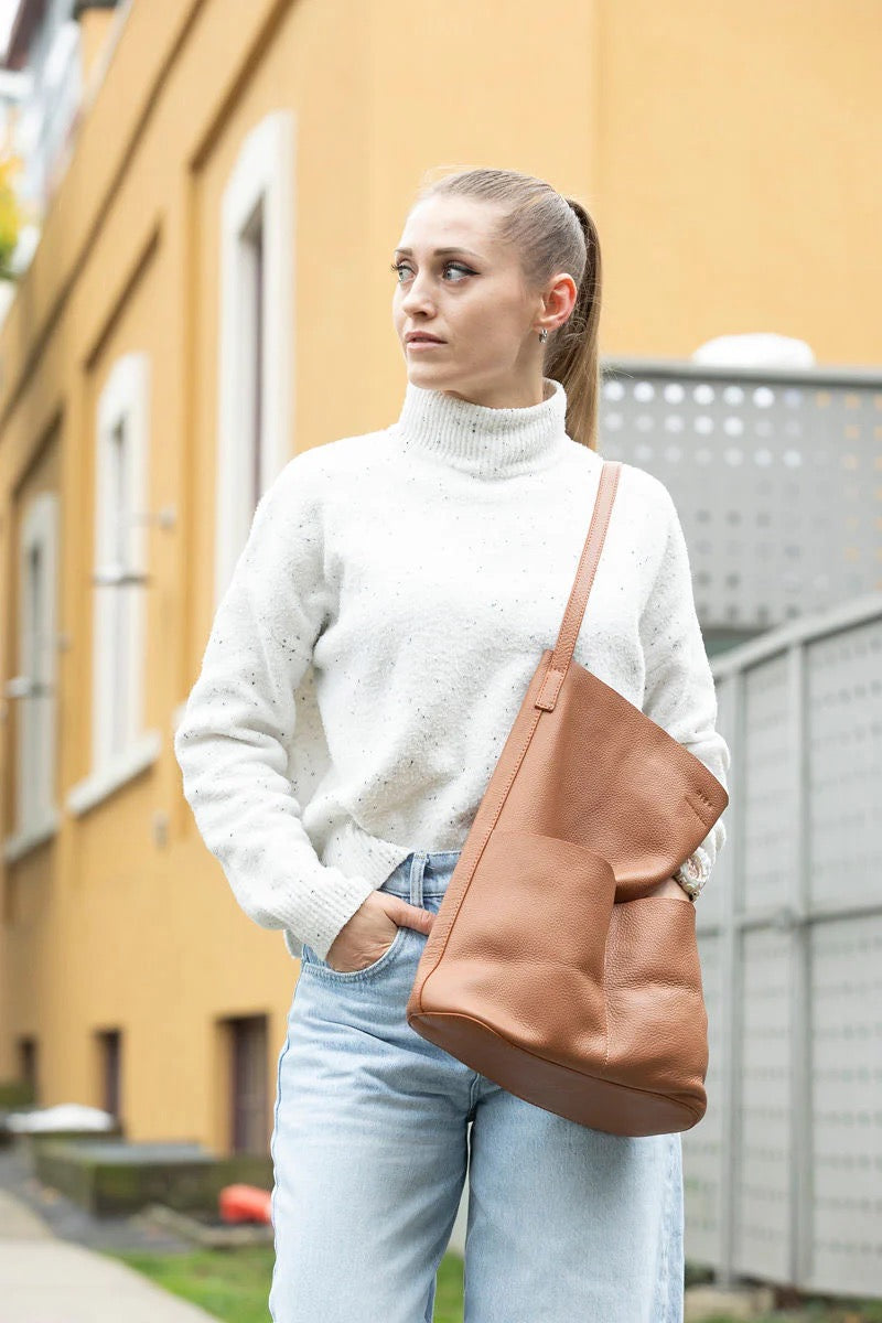 Risa Leather Pocket Tote