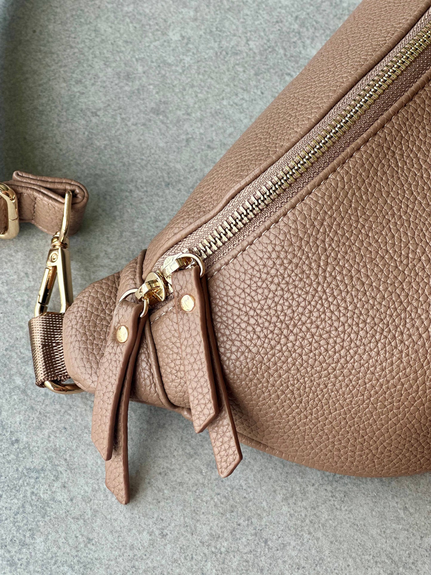 Justine Brooks Oversize Crossbody Bag - Tan