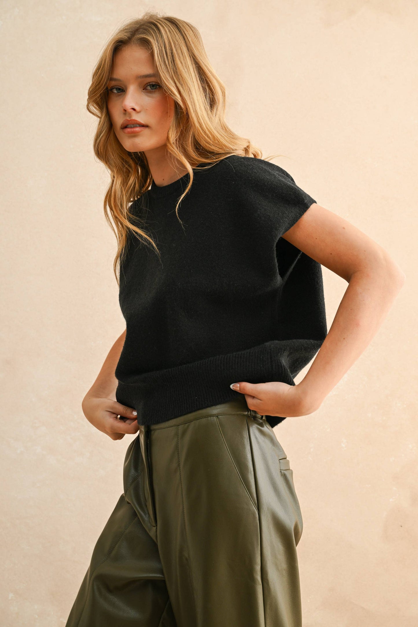 Miou Muse Sweater S/S Black