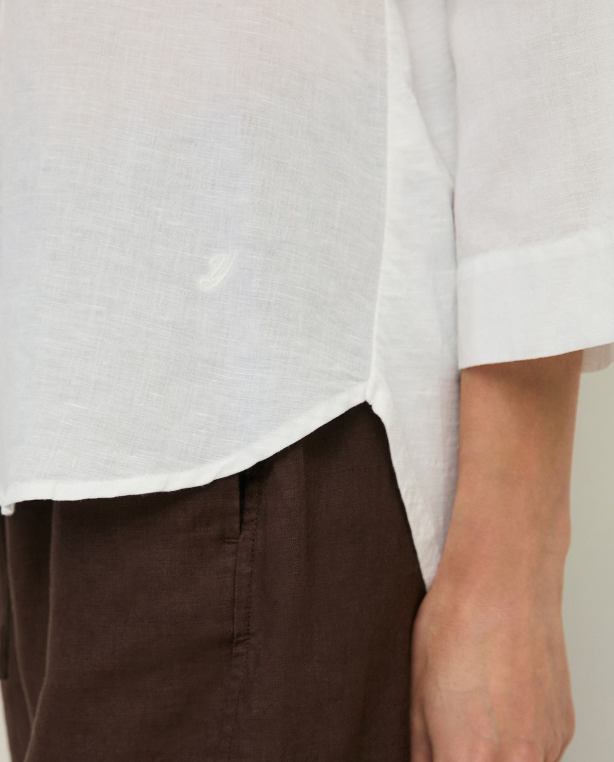 Yerse Linen and Cotton Blouse with French Sleeves
