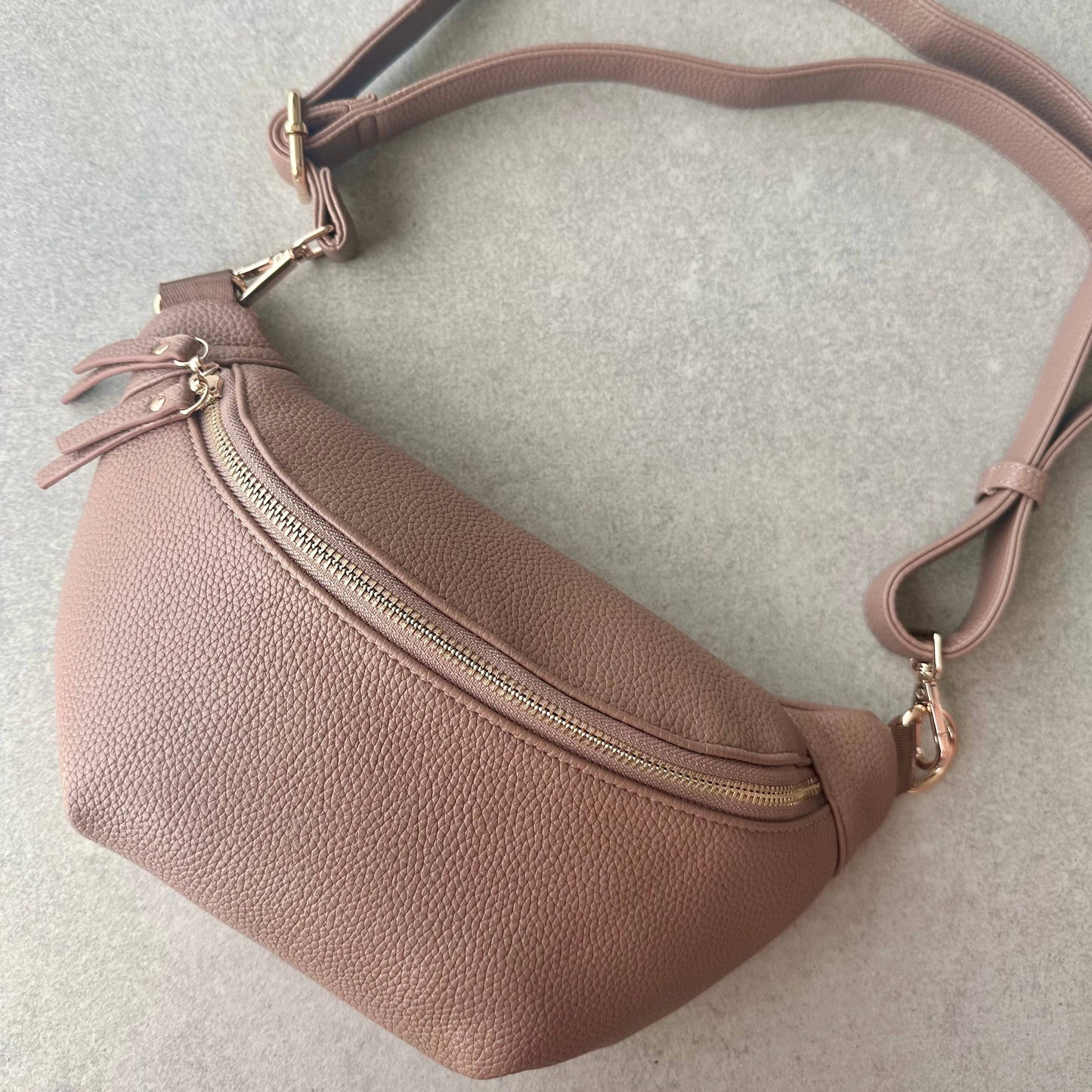 Justine Brooks Oversize Crossbody Bag - Tan