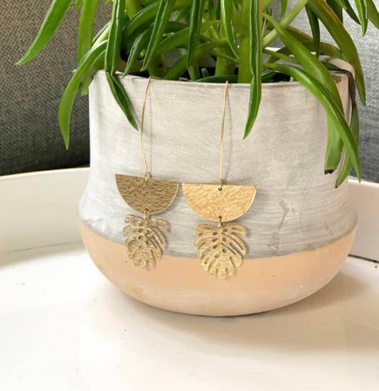 Clover & Coast Long Drop Half Moon With Monstera