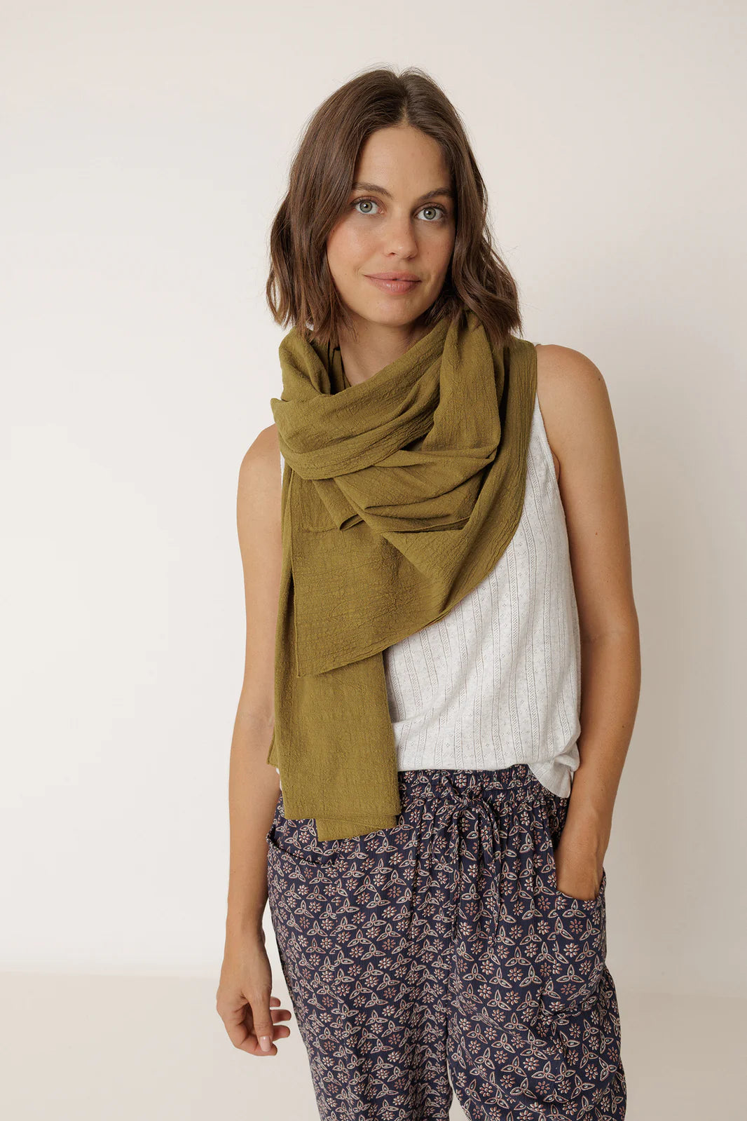 Indi & Cold Cotton-Textured Scarf (2 colours)