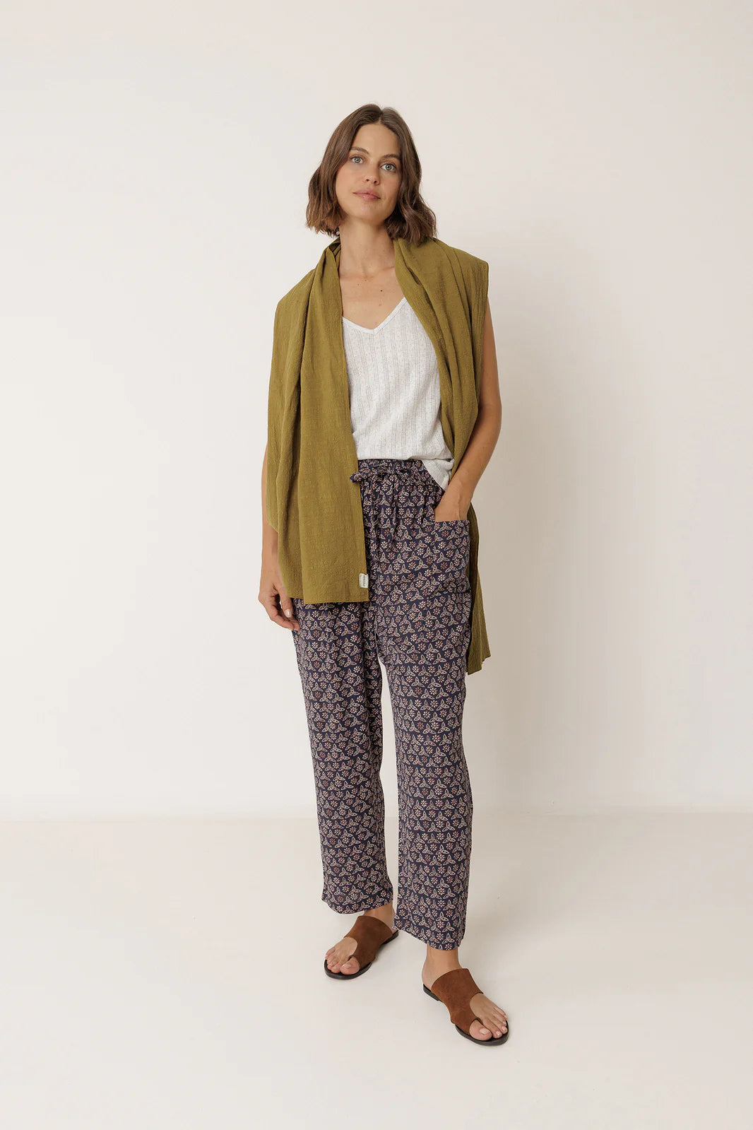 Indi & Cold Cotton-Textured Scarf (2 colours)